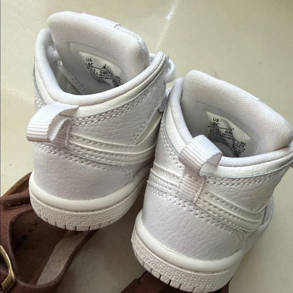 Air Jordan’s Size 4 infant